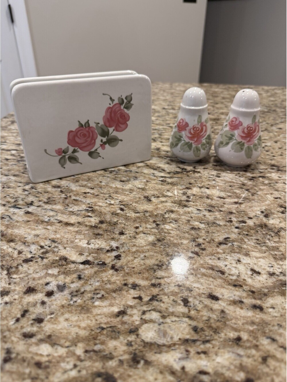 Vtg Gibson Roseland Pink Roses Napkin Holder & Salt & Pepper Shakers
